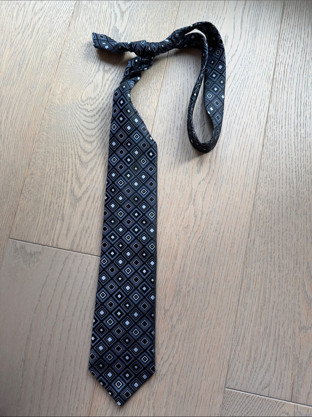 Men's Black Diamond-Pattern Tie - Sleek Professional Style 100% Silk